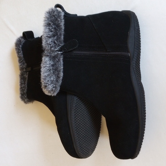 Softwalk Helena Faux Fur Suede Booties 7.5W Black Grey - Picture 9 of 9